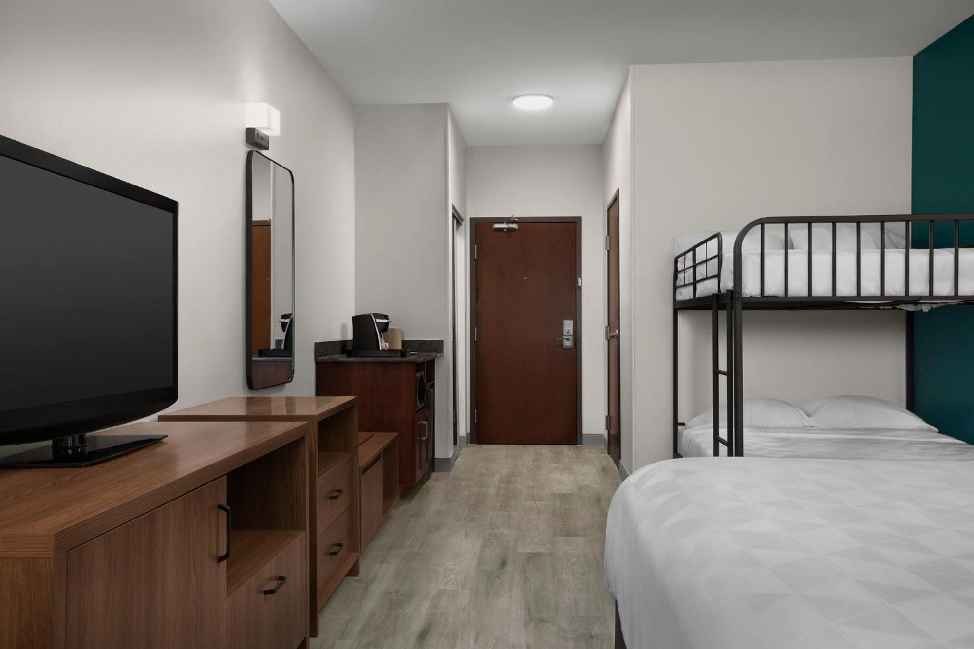 & Downtown By Ihg 3*